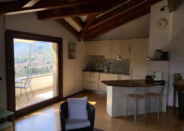 Ośrodek wypoczynkowy Alveluu Ristorante E Tremezzo