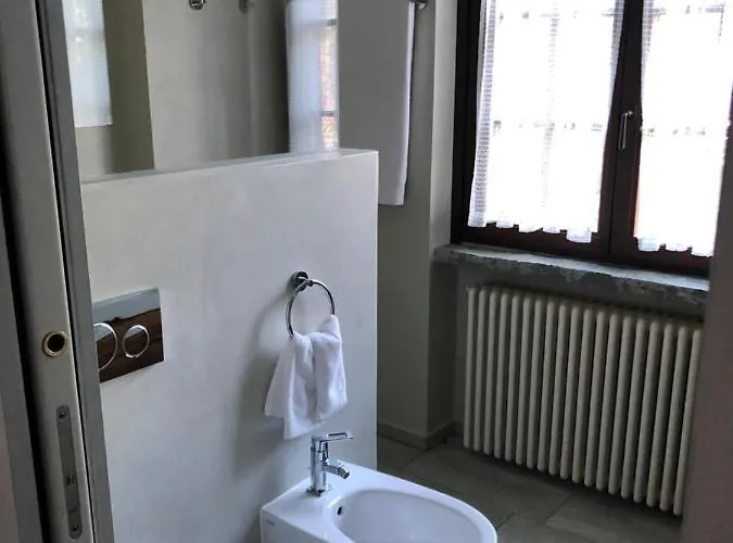 Ośrodek wypoczynkowy Alveluu Ristorante E Tremezzo