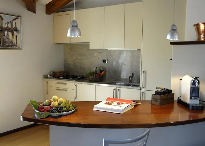 Alveluu Ristorante E Ośrodek wypoczynkowy *